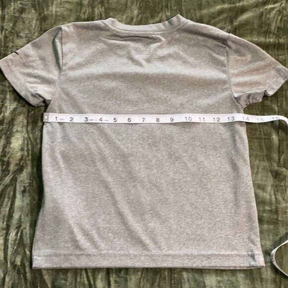 Gray Nike Dri Fit Short Sleeve 6-7 YRS - Picture 5 of 6